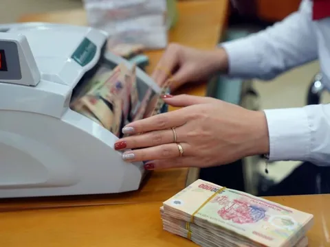 Có tiền nên gửi tiết kiệm 6 tháng hay 1 năm? Có 1 cách gửi ít vẫn hưởng lãi cao