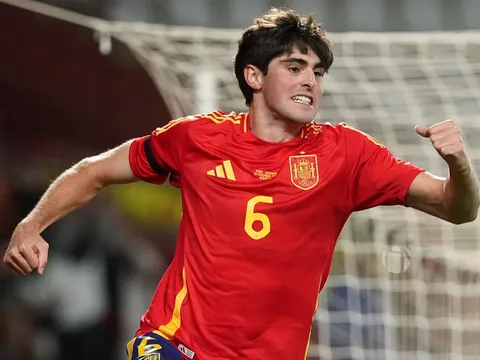 Toàn cảnh thương vụ Man United tiến gần đến chữ ký của Javi Guerra