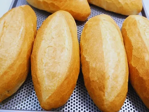 Bánh mì rất ngon nhưng 5 người này dù thèm mấy cũng nên hạn chế kẻo rước họa vào thân