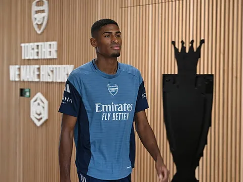 Cristhian Mosquera: "Gia nhập Arsenal là cơ hội tôi không thể bỏ lỡ"