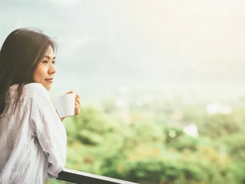 Đến tuổi trung niên, có 2 việc không nên làm để hậu vận viên mãn