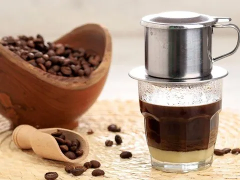 Uống cà phê giúp tỉnh táo, tập trung nhưng có 6 nhóm người nên tránh xa