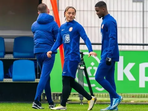 Đội hình Chelsea mạnh lên ra sao với Xavi Simons và Jorrel Hato?