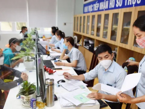 Nghỉ hưu trước tuổi: 5 nhóm đối tượng được nhận trợ cấp đặc biệt tới 5 tháng lương