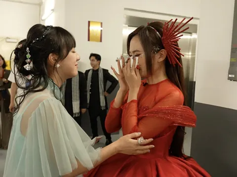 Phương Mỹ Chi bật khóc ở chung kết Sing! Asia khi đạt thứ hạng 3, kém ca sĩ Trung Quốc 0,8 điểm