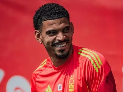 Gibbs-White ở lại Forest: Khi Marinakis thắng cả Tottenham lẫn Daniel Levy