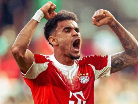 Luis Diaz tới Munich kiểm tra y tế