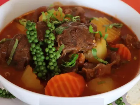 Cách nấu bò kho tiêu ngon nhanh nhừ
