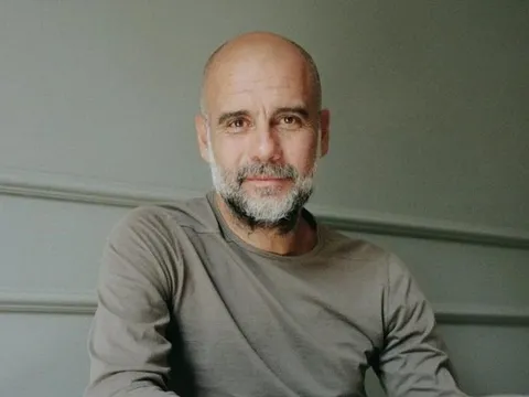 Pep Guardiola: "Trông tôi như 75 tuổi! Tôi kiệt quệ, mọi thứ đều đau nhức"