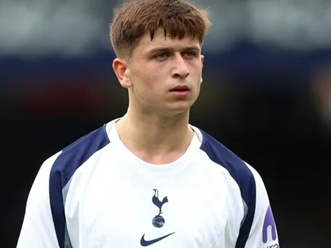 Tài năng trẻ Mikey Moore sắp đến Rangers, Tottenham kỳ vọng bước đột phá