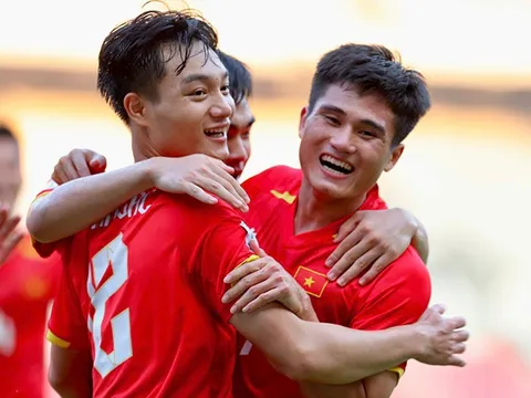 U23 Việt Nam chơi trận cầu mẫu mực tại Bung Karno