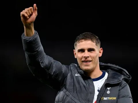 Van de Ven: Gặp Arsenal tại Hong Kong không khác gì ở London