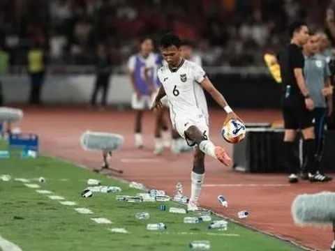 Chiêu trò chai nước và chiến thắng lớn của U23 Việt Nam tại Indonesia