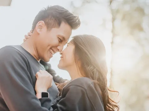 3 vị trí phụ nữ ghét nhất khi bị đàn ông chạm vào – quý ông nên tránh