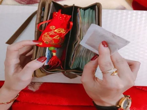 Nếu bạn đang hết Tiền, hãy thử bỏ 1 trong 5 đồ vật này vào ví, điều kỳ diệu sẽ đến