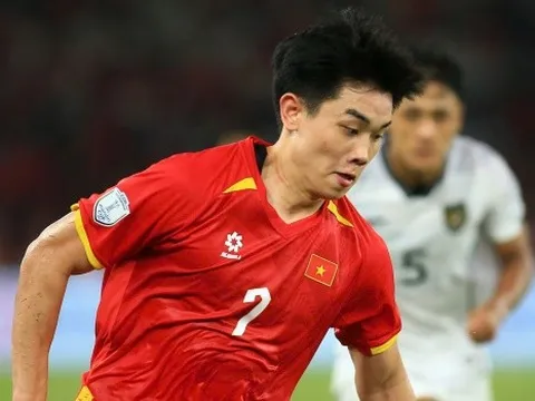Vô địch giải U23 Đông Nam Á, Đình Bắc gửi tiền cứu trợ về Nghệ An
