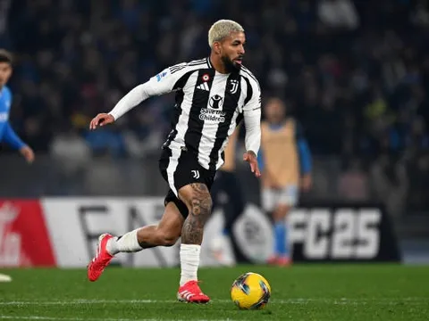 Vụ nổi loạn của Douglas Luiz và bài toán 40 triệu euro thách thức Juventus