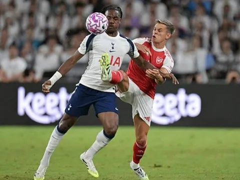 Arsenal lo lắng vì Trossard chấn thương sau trận gặp Tottenham