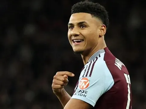 Quên Sesko đi, Watkins mới là tiền đạo Man United thực sự cần