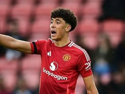 CHÍNH THỨC! MU cho Northampton mượn sao trẻ Ethan Wheatley