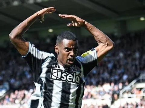Newcastle chặn đứng Liverpool: Vì sao thương vụ Isak đổ vỡ?