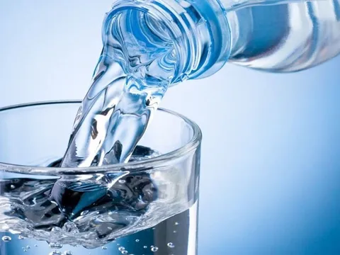 6 dấu hiệu cho thấy bạn uống thiếu nước, thận đang 'kêu cứu' từng ngày