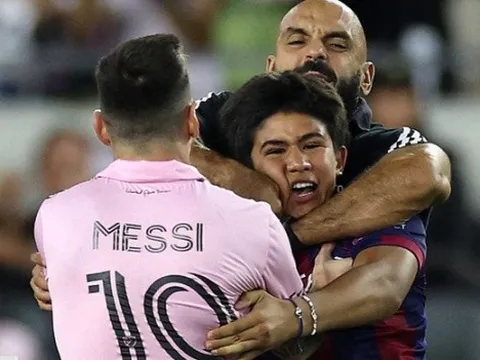 Vệ sĩ của Messi bị cấm vì hành vi không đúng mực