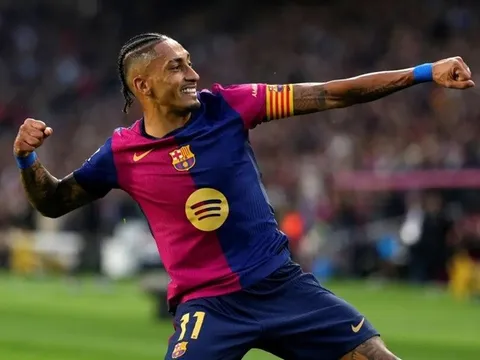 Raphinha tiết lộ lý do chỉ gia hạn hợp đồng với Barcelona đến năm 2028