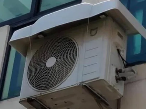 Dàn nóng điều hòa có nên làm mái che? Thợ điện cảnh báo sai lầm nhiều người mắc phải khi lắp đặt