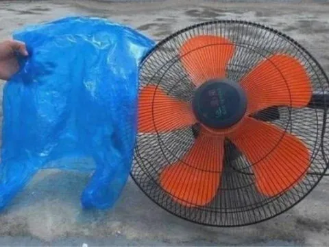 Bí quyết dùng túi nilon vệ sinh quạt sạch bóng mà không cần tháo khung, ai cũng làm được tại nhà