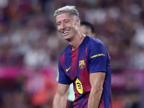 Huyền thoại Ba Lan: "Robert không được lòng các đồng đội Barcelona, nên chuyển đến Ả Rập"
