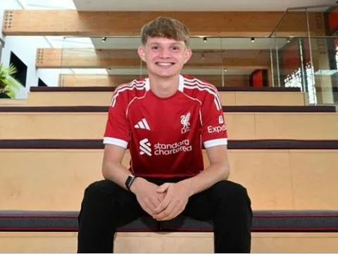 CHÍNH THỨC: Liverpool chiêu mộ Will Wright, vượt mặt Arsenal phút chót