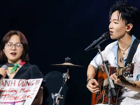Hoàng Dũng thăng hoa trong màn trình diễn liên tục 3,5 giờ trong concert “Xoay Tròn”