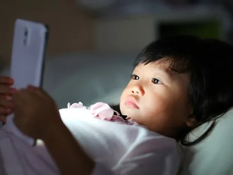 Trước khi ngủ, tuyệt đối đừng để trẻ làm 3 việc này kẻo ảnh hưởng đến phát triển trí tuệ: Nhất là số 1