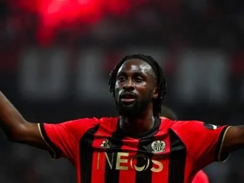 Aston Villa chiêu mộ Guessand, tiền đạo được ví với Drogba