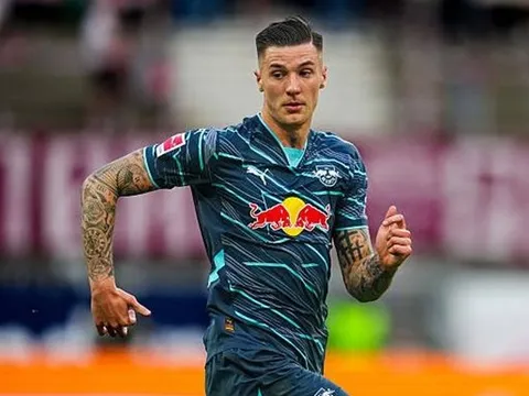 NÓNG! Sesko đồng ý các điều khoản cá nhân với Man United