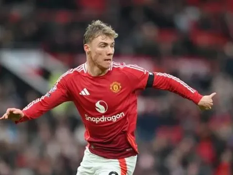 Chờ đợi là chiến lược: Milan không nóng vội với Hojlund và Vlahovic