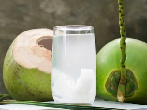 3 sai lầm khi uống nước dừa mất sạch dinh dưỡng, dễ rước bệnh