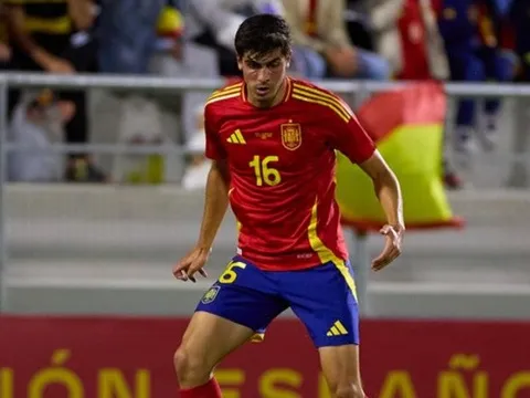 Napoli nguy cơ mất Juanlu vào tay Wolves