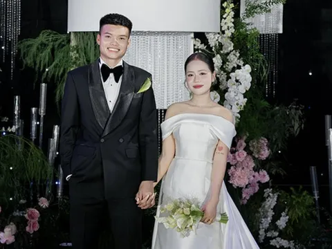 Tiền đạo tuyển Việt Nam đón dàn khách mời nổi tiếng ở lễ cưới