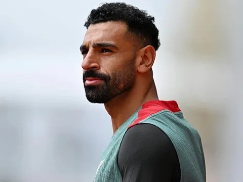 Salah chất vấn UEFA về sự qua đời của huyền thoại Palestine