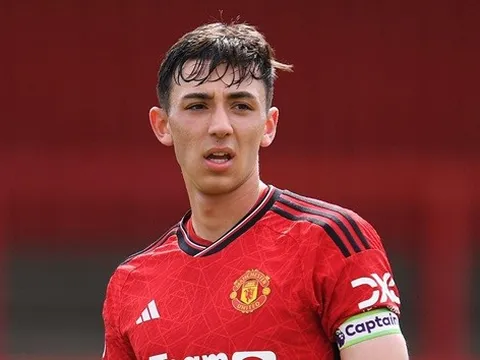 Sao trẻ Man Utd cho mượn: Người tỏa sáng rực rỡ, kẻ chật vật