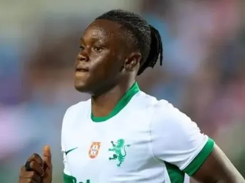 Geovany Quenda bước vào mùa giải bản lề trước khi sang Chelsea