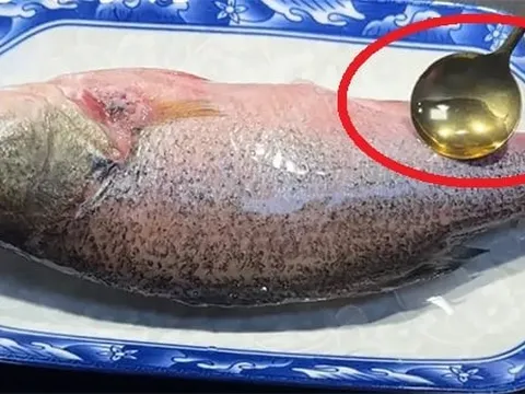 Rã đông cá đừng thả vào nước lạnh: Muốn nhanh, cá chắc thịt chỉ cần 1 bước này