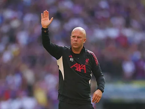 Arne Slot khen hàng công, chê hàng thủ Liverpool