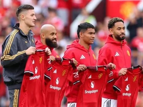 Vì sao Benjamin Sesko là bản hợp đồng quan trọng nhất của Man Utd hè này?
