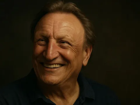 Chân dung Neil Warnock: Gã HLV "cổ lỗ sĩ" suýt có Van Dijk và mối thù với Sir Alex