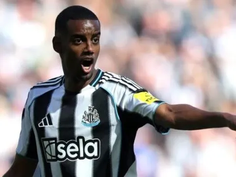 Diễn biến bất ngờ vụ Isak đến Liverpool