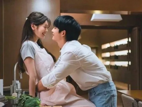 5 hành vi thân mật hơn cả 'chuyện ấy', cặp đôi sau 40 tuổi vẫn duy trì chứng tỏ tình yêu bền chặt