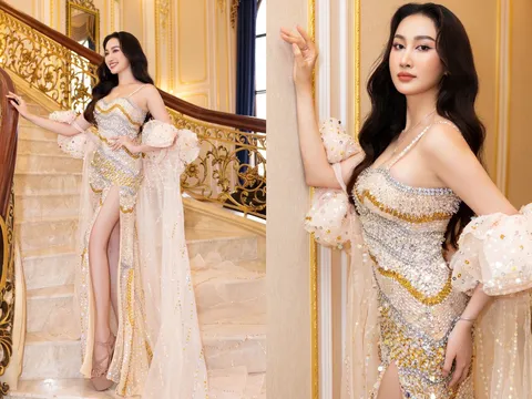Đoàn Hồng Trang khoe khéo cặp "kiếm nhật" trong thiết kế xẻ tà của NTK Tommy Nguyễn